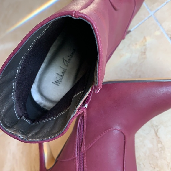 Michael Antonio faux leather Burgundy Booties - Picture 5 of 6